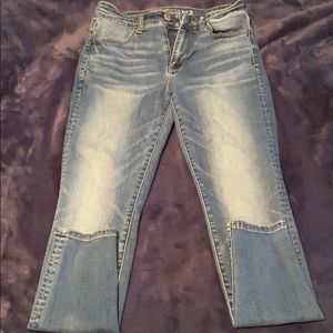 Light wash American Eagle jeans. Perfect condition